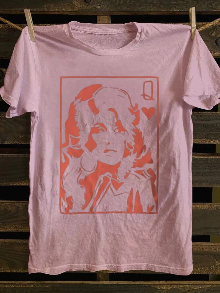 Retro Red Queen of Hearts Graphic Tee – A Nod to Pop Culture Icons