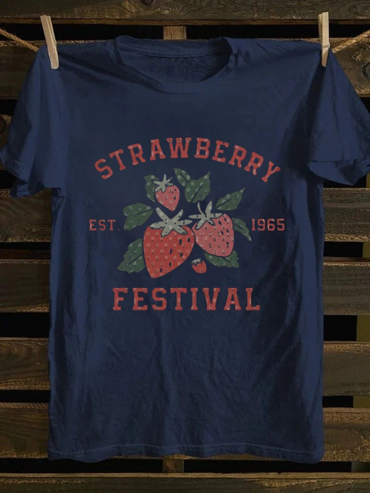 Embrace the embrace of summer, enjoy summer vacation, retro and fun beach fruits and delicious food elements T-shirt