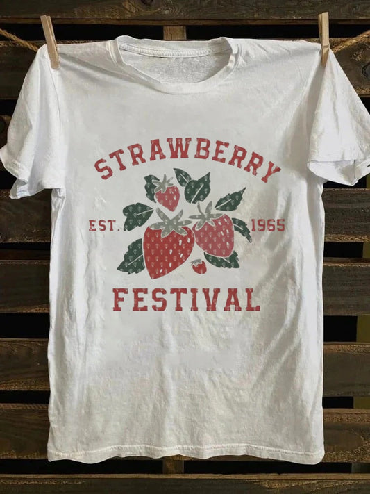 Embrace the embrace of summer, enjoy summer vacation, retro and fun beach fruits and delicious food elements T-shirt