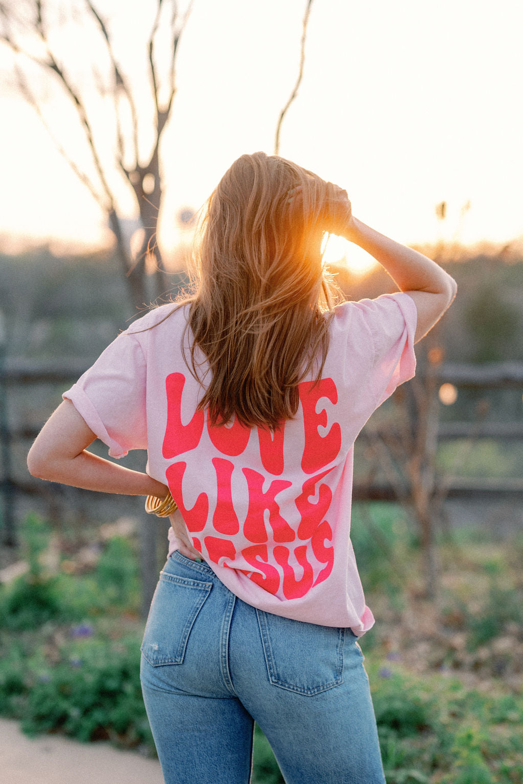 Love like Jesus Graphic Tee